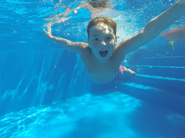 potápěcí dítě